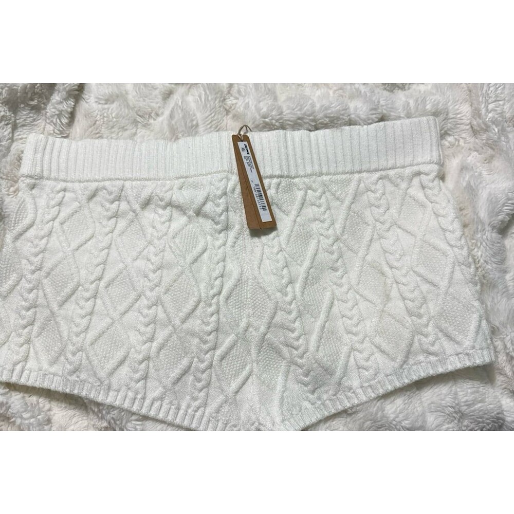 Skims Snow Bunny Shop Cableknit Shorts - Picture 1 of 3